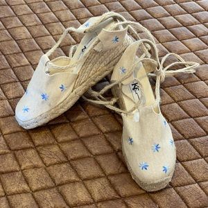 NWOT Embroidered espadrille